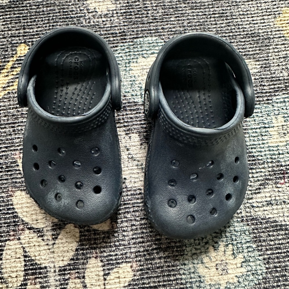 Crocs / Navy Blue / Toddler Size 4